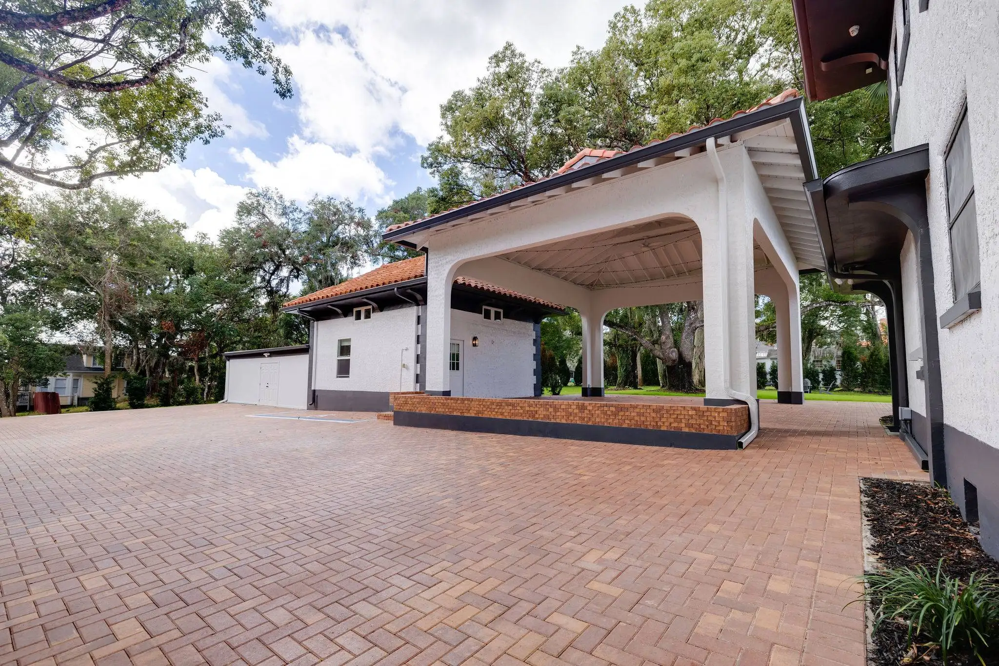 Formal. You're going to a wedding!
Dress to impress.